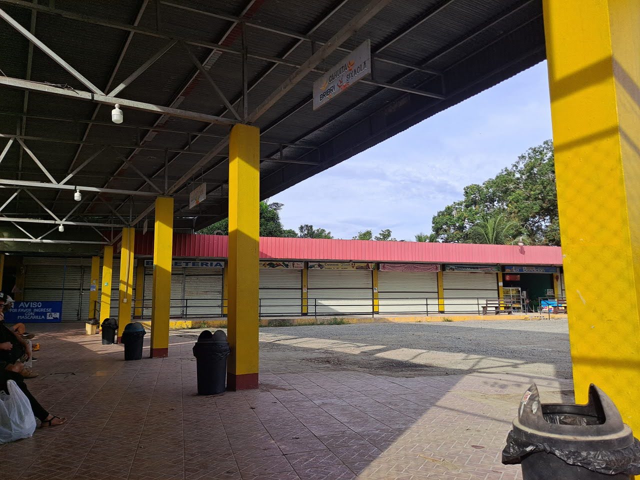 Cahuita bus station