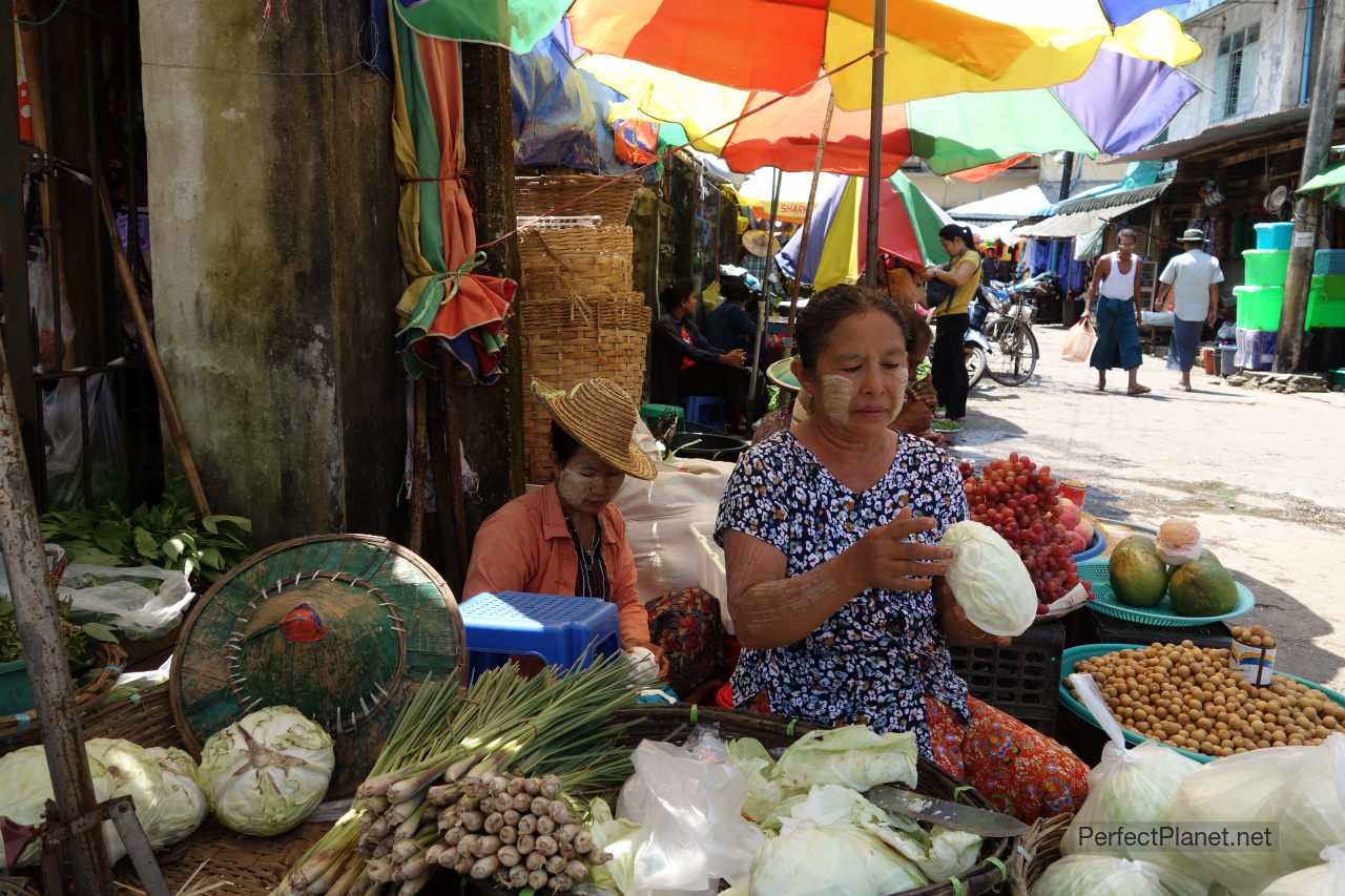 Hpa An market