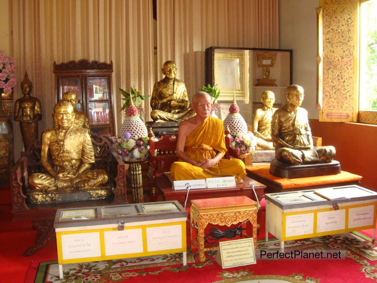 Interior Wat Phra Singh