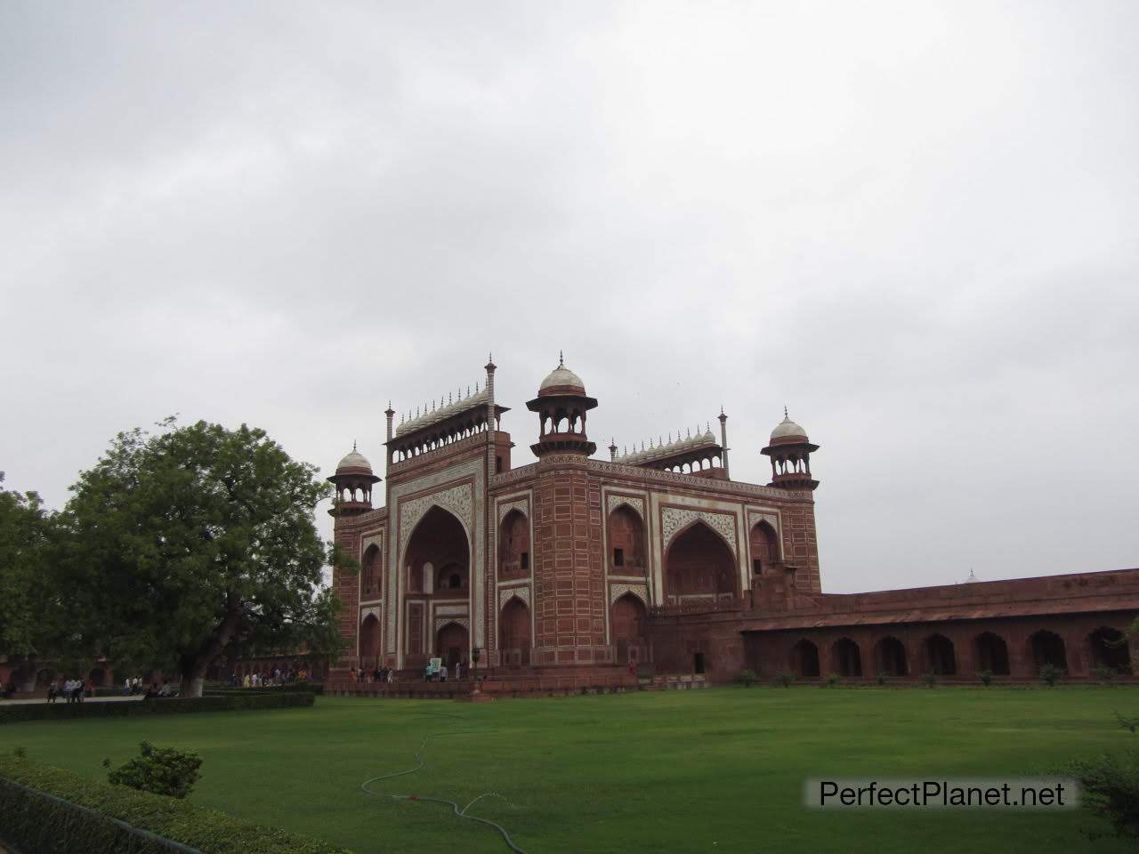 Entrada al Taj Mahal