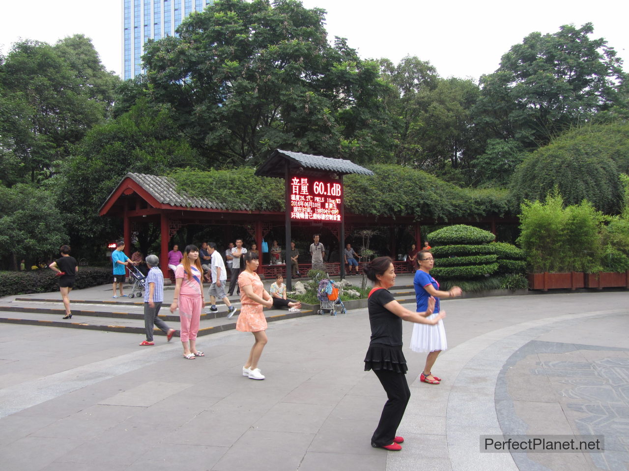 Gente Bailando Chengdu