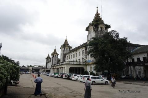 Estación de trenes de Yangon